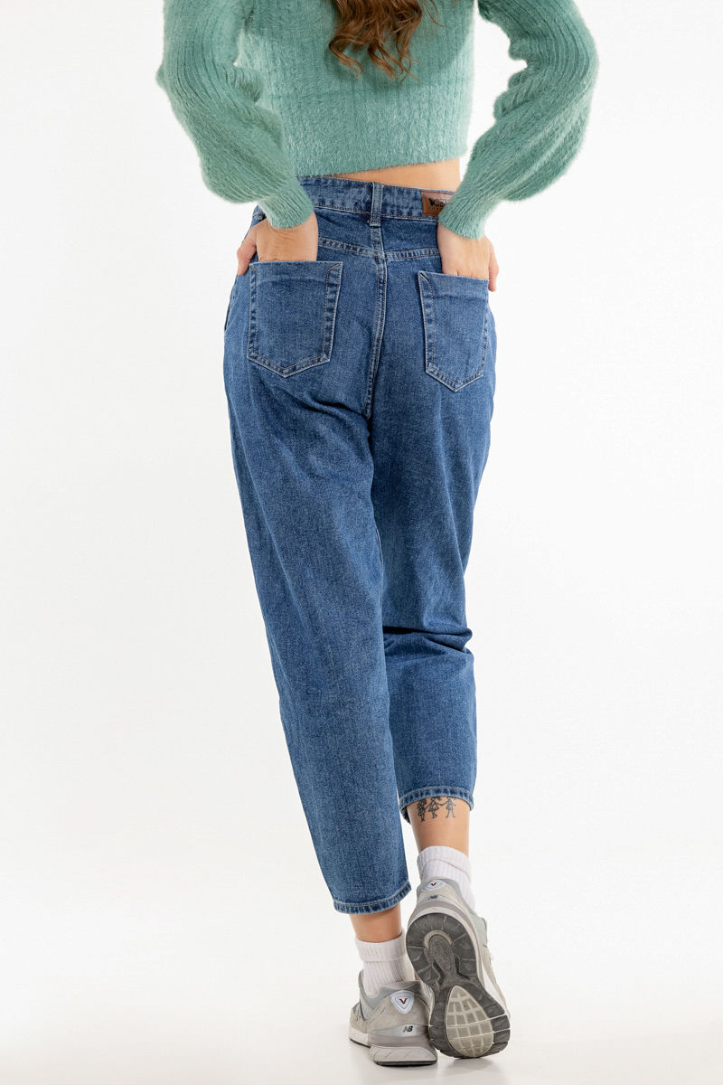 Picture of High-waisted baggy jeans