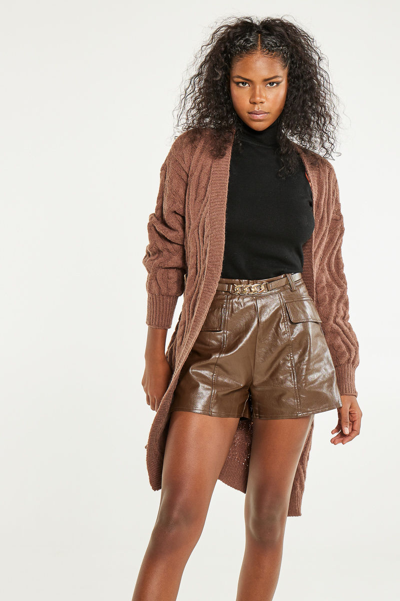 Picture of Faux leather shorts with zipper