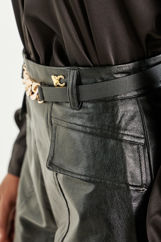 Picture of Faux leather shorts with zipper