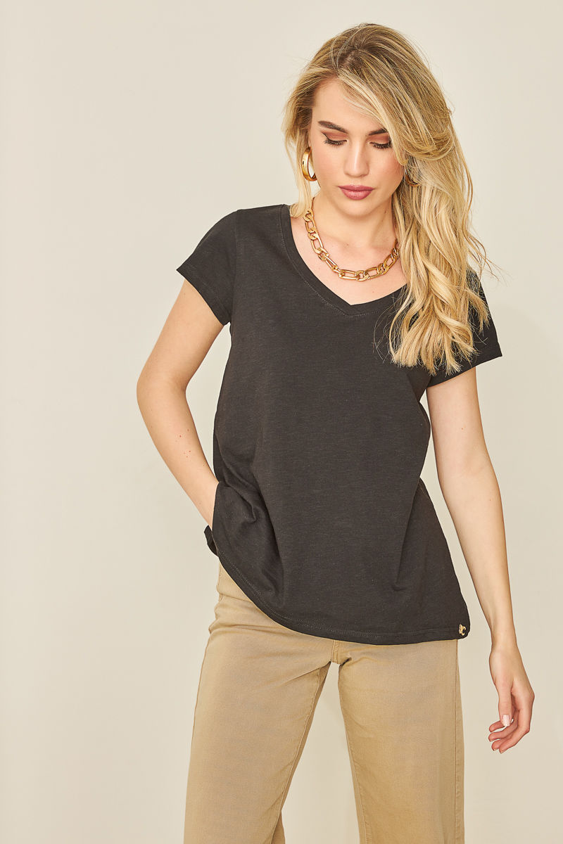 Picture of T-shirt V neck