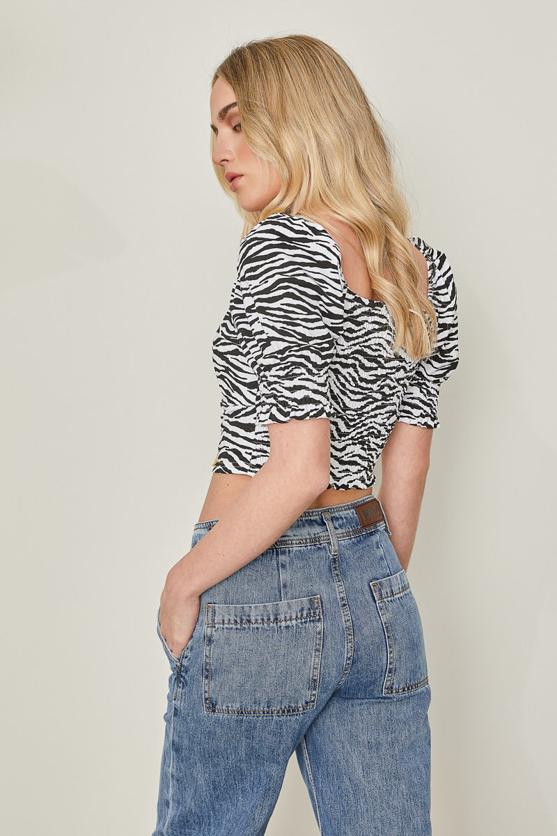 Εικόνα της Crop top με μανίκι zebra pattern