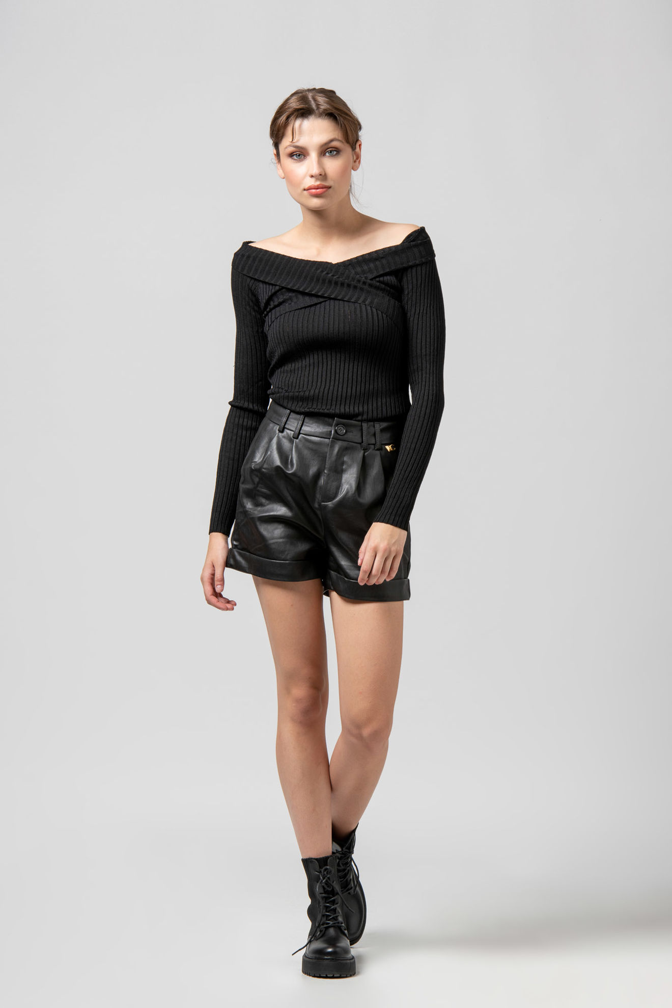Picture of Off-shoulder ribbed top
