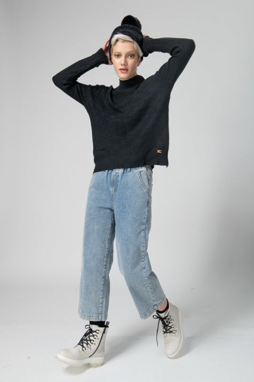 Picture of High neck knit sweater