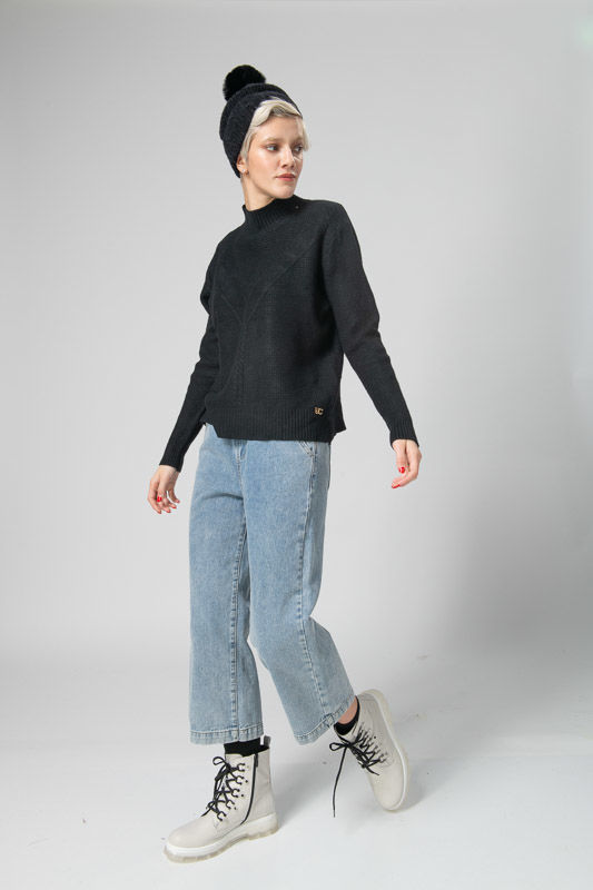 Picture of High neck knit sweater