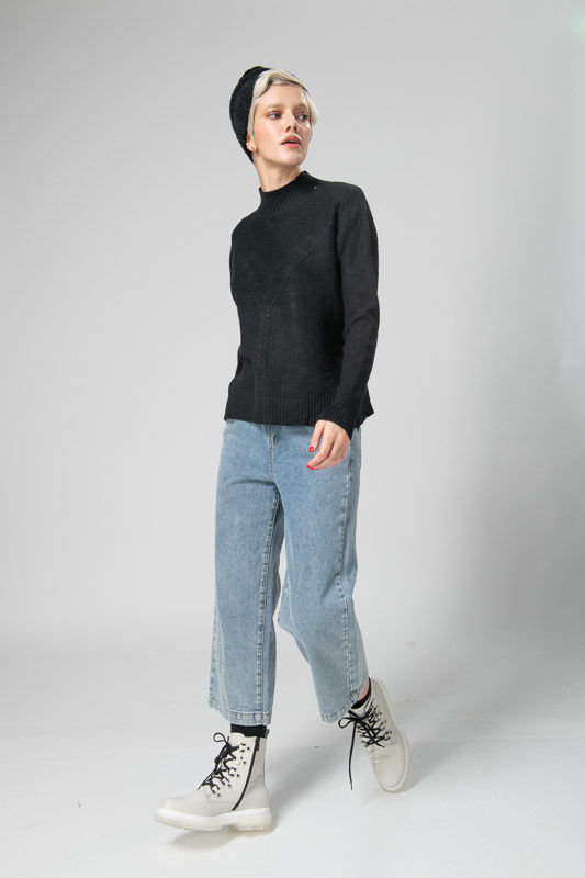 Picture of High neck knit sweater