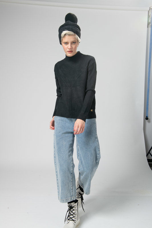 Picture of High neck knit sweater