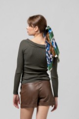 Picture of Off-shoulder ribbed top