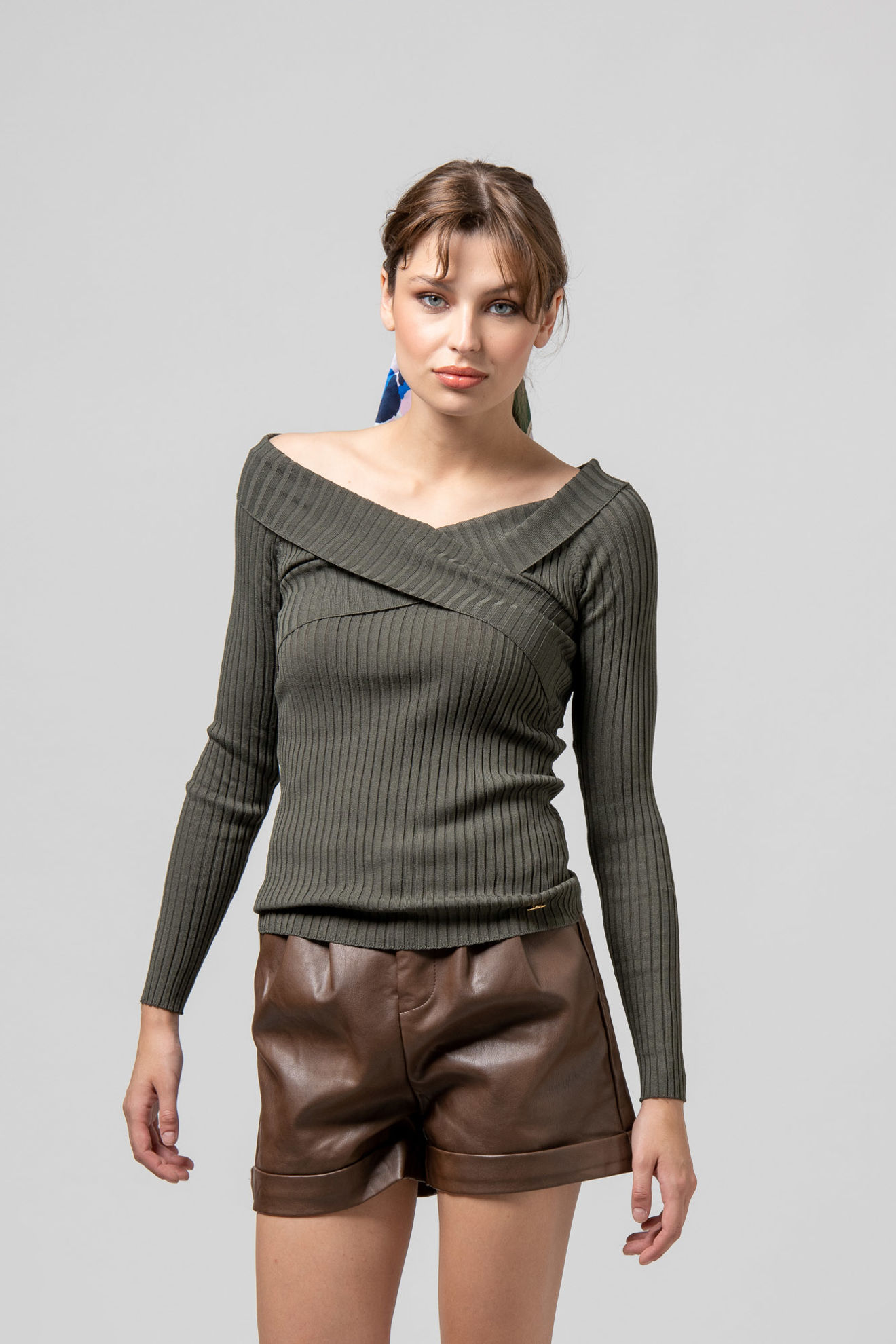 Picture of Off-shoulder ribbed top