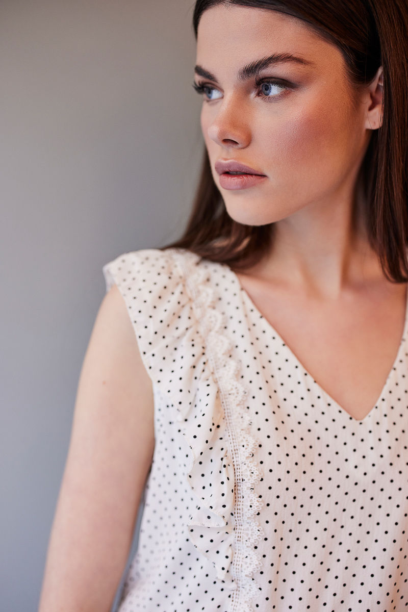 Picture of Sleeveless polka dots blouse