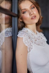 Εικόνα της Μπλούζα με μανίκια δαντέλας