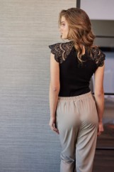 Εικόνα της Μπλούζα με μανίκια δαντέλας