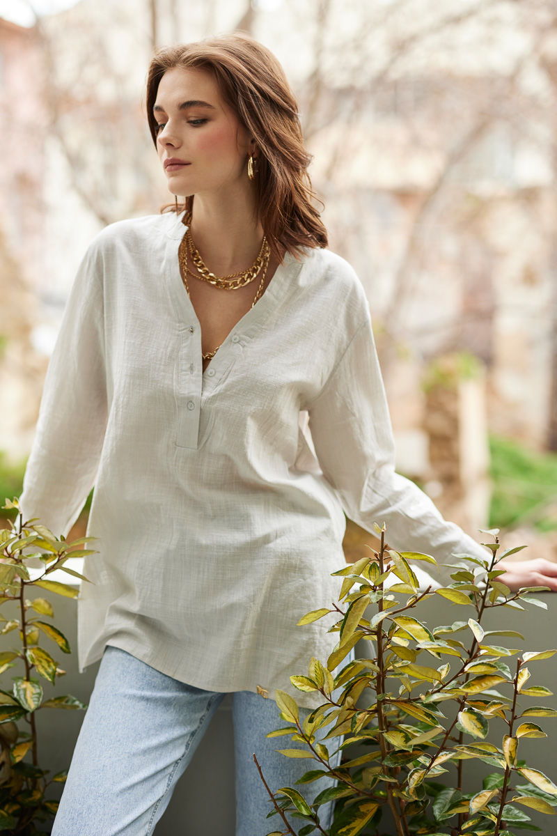 Picture of Linen sqaure neck shirt