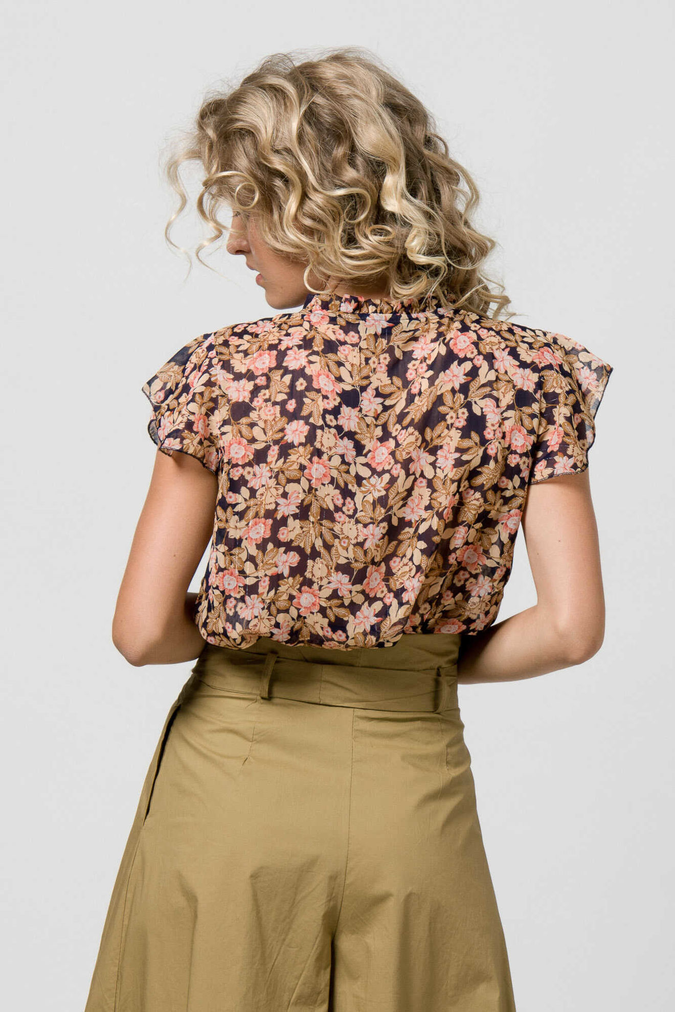 Picture of Chiffon top flower print gold details