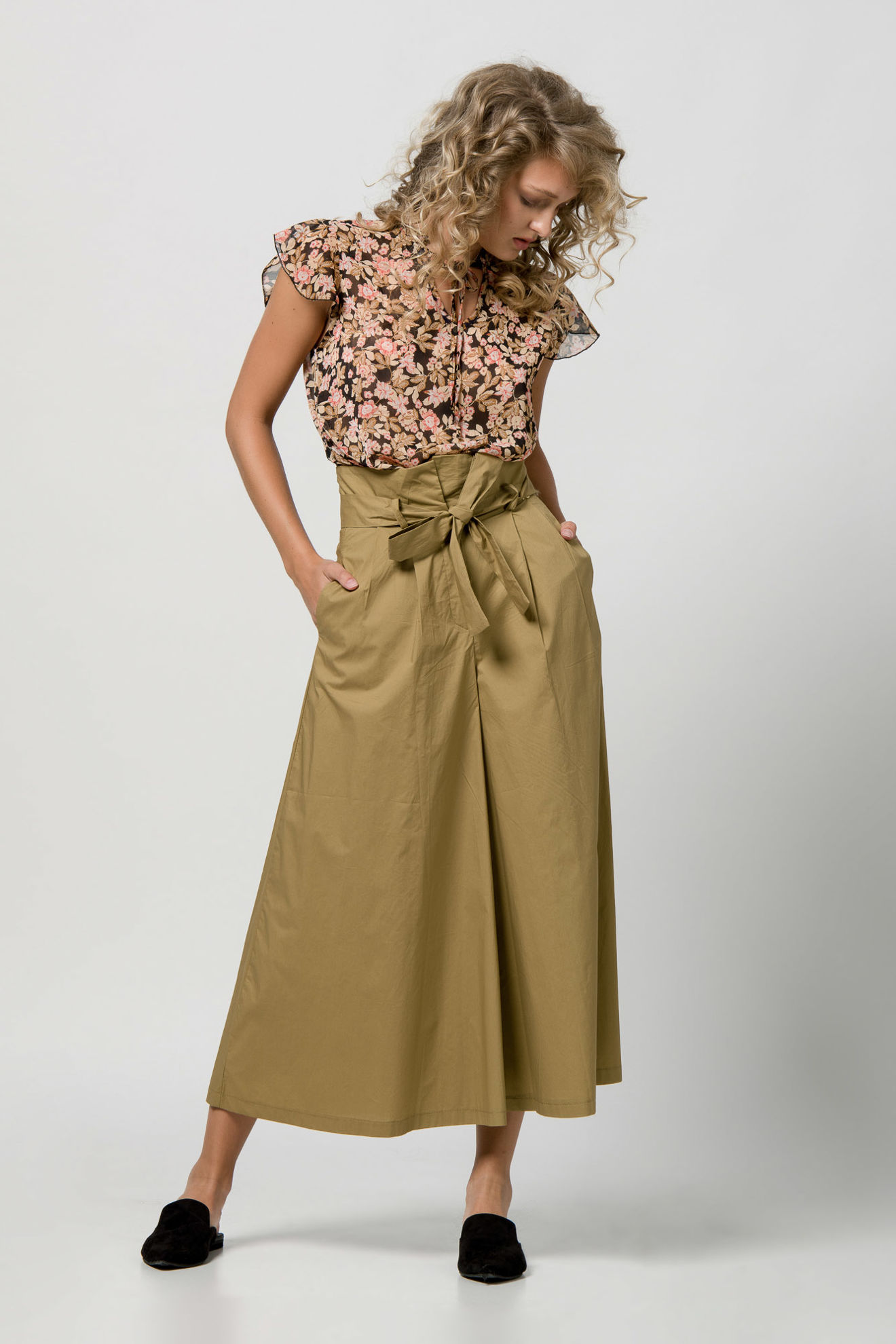 Picture of Chiffon top flower print gold details