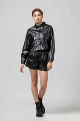 Picture of Cropped leather shirt