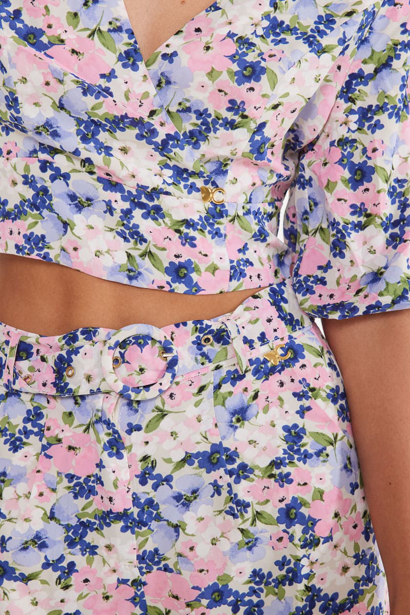 Picture of Floral shorts with belt