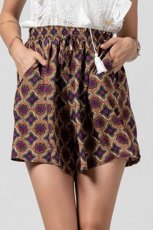 Picture of High-waisted africa print shorts