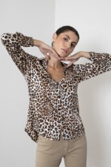 Picture of Satin animal print shirt