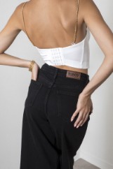 Εικόνα της Crop top με αλυσίδα