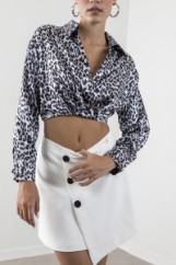 Εικόνα της Crop top animal print σατινέ