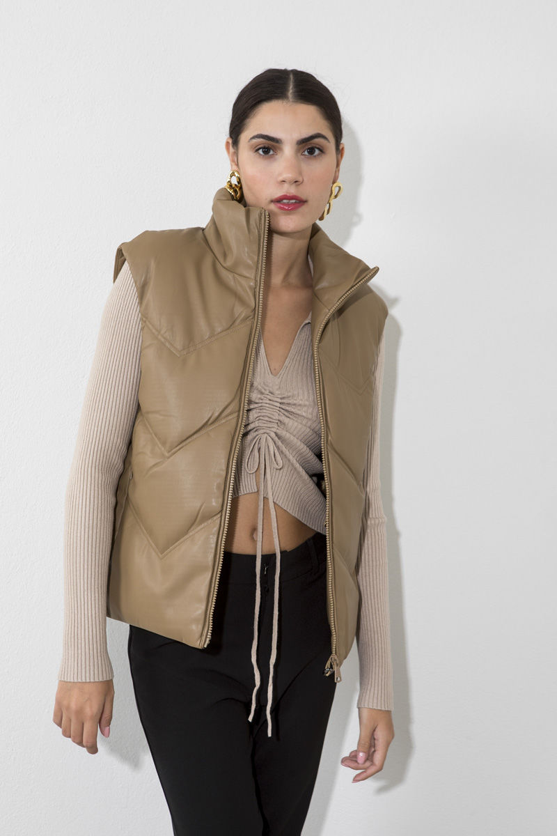 Picture of Sleeveless puffer jacket