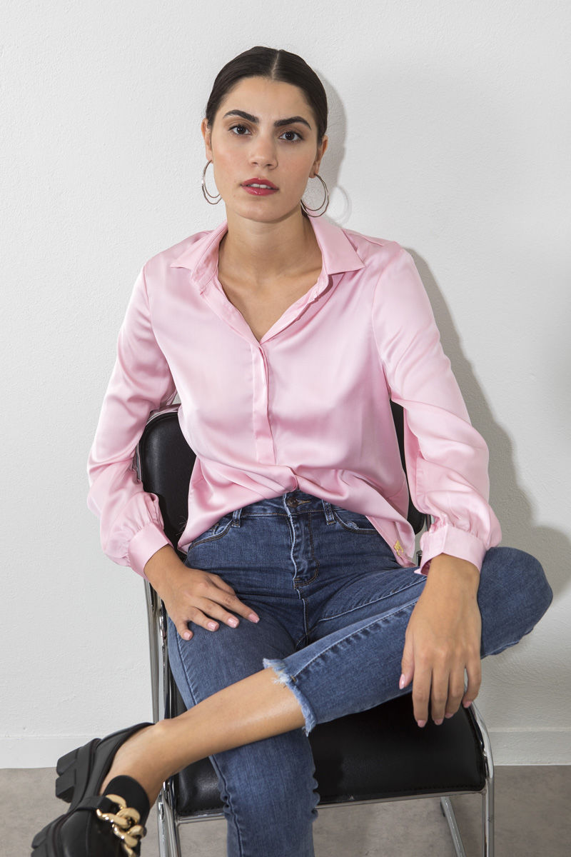 Picture of Satin texture shirt