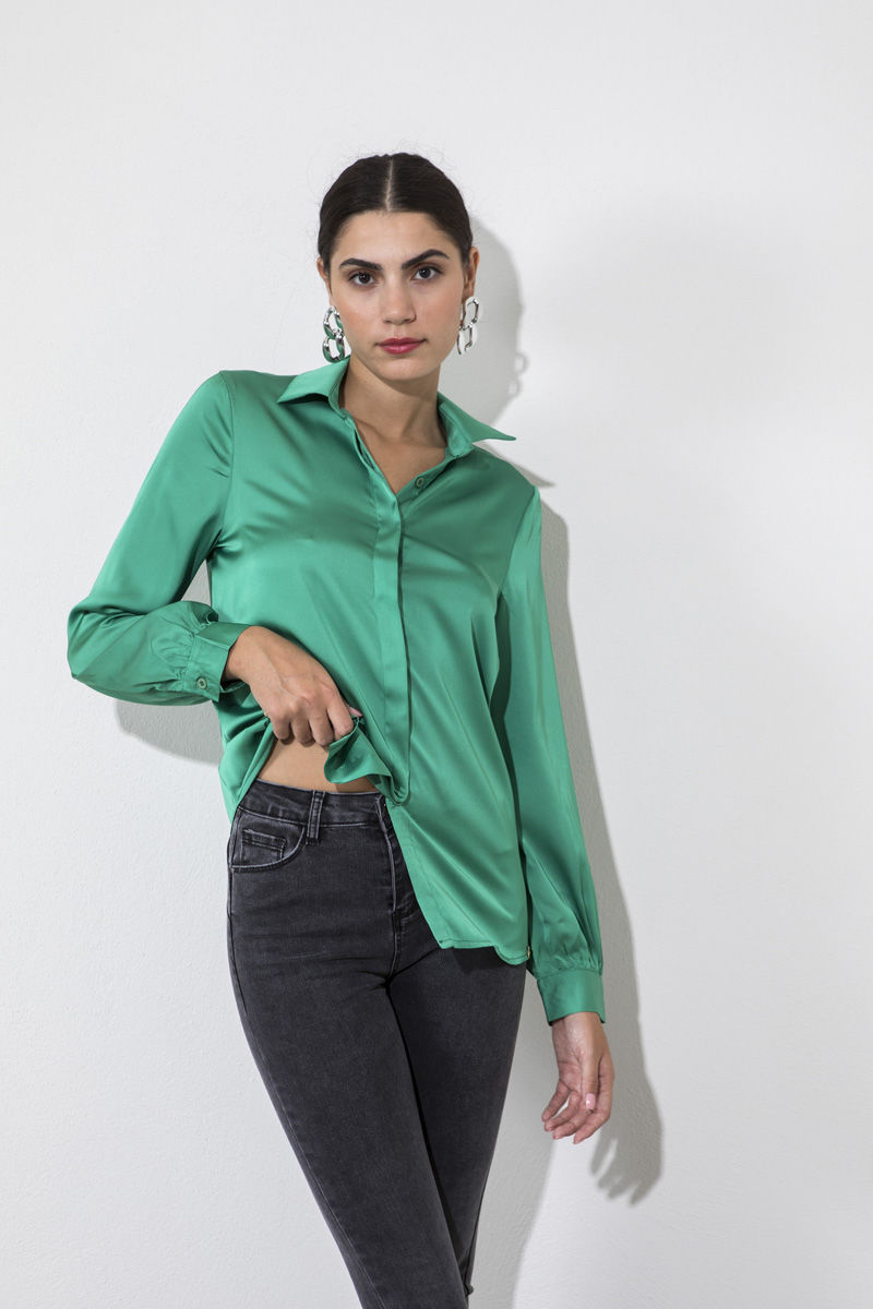 Picture of Satin texture shirt