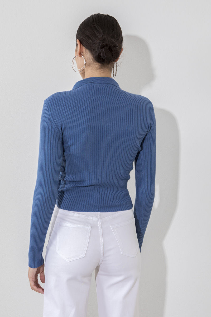 Picture of Knitted blouse with gathering detail