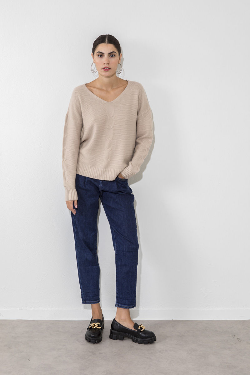 Picture of Knitted blouse V neckline