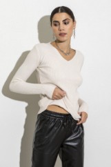 Picture of Ribbed V knitted blouse