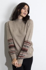 Εικόνα της Πλεκτό με σχέδια στα μανίκια