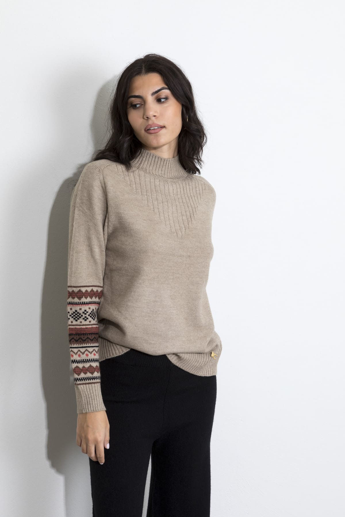 Εικόνα της Πλεκτό με σχέδια στα μανίκια