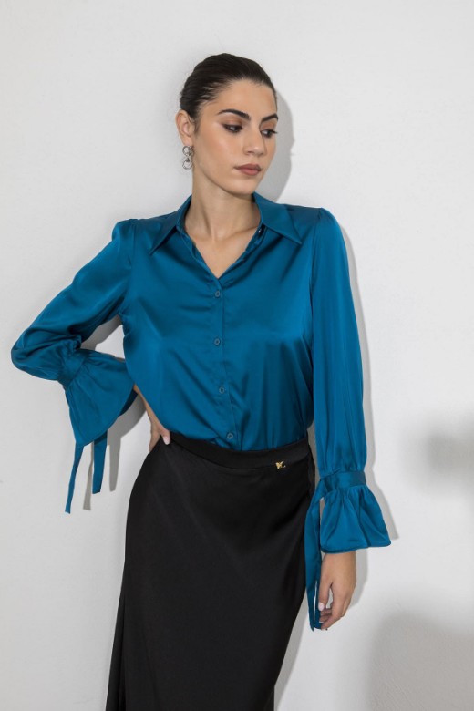 Picture of Satin shirt with sleeves