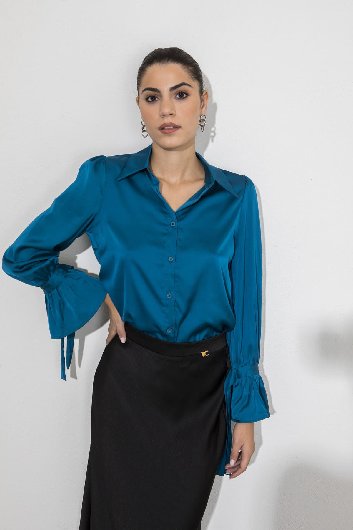 Picture of Satin shirt with sleeves