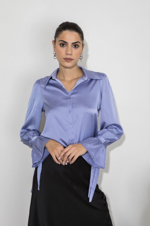 Picture of Satin shirt with sleeves