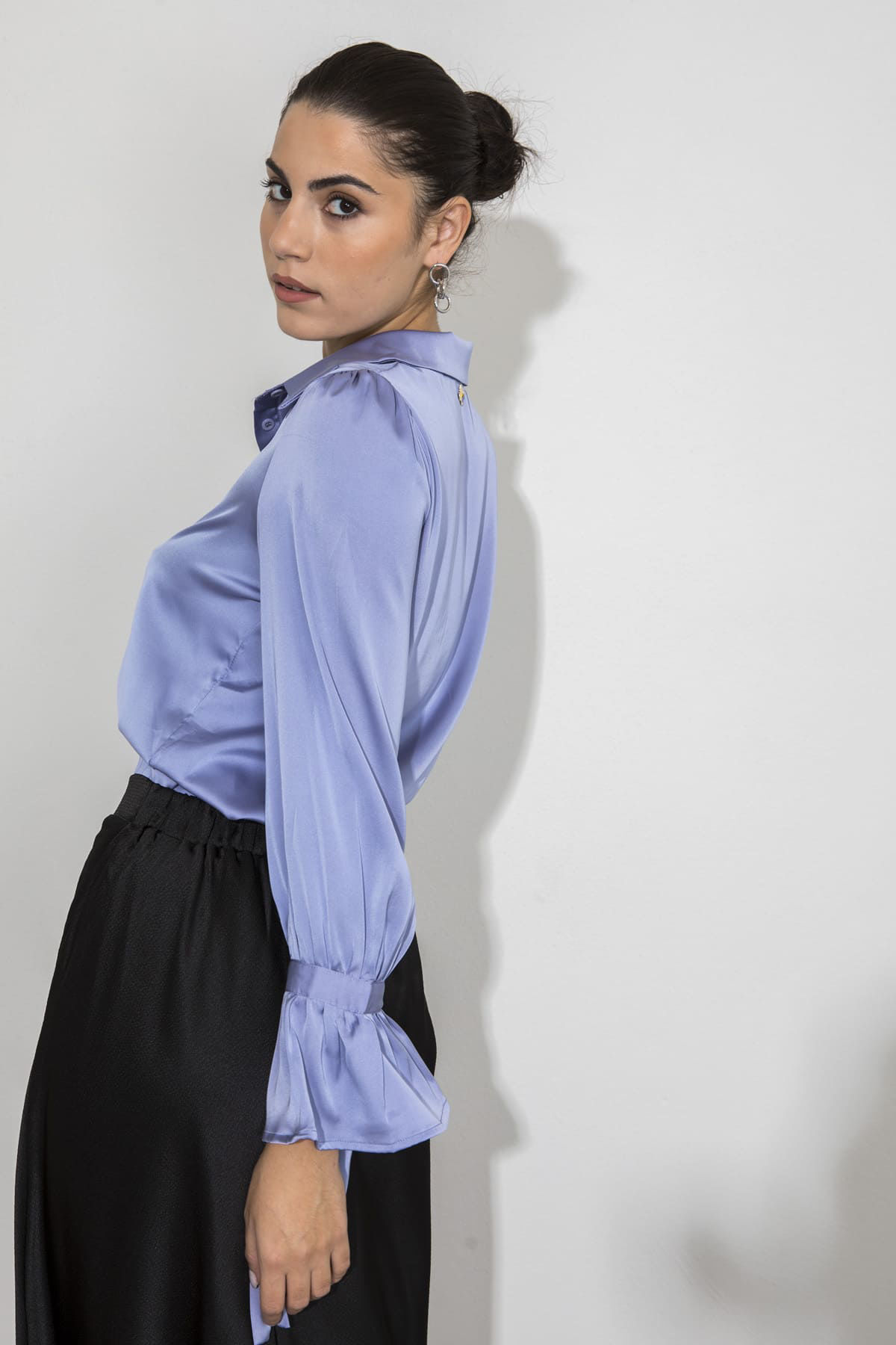 Picture of Satin shirt with sleeves