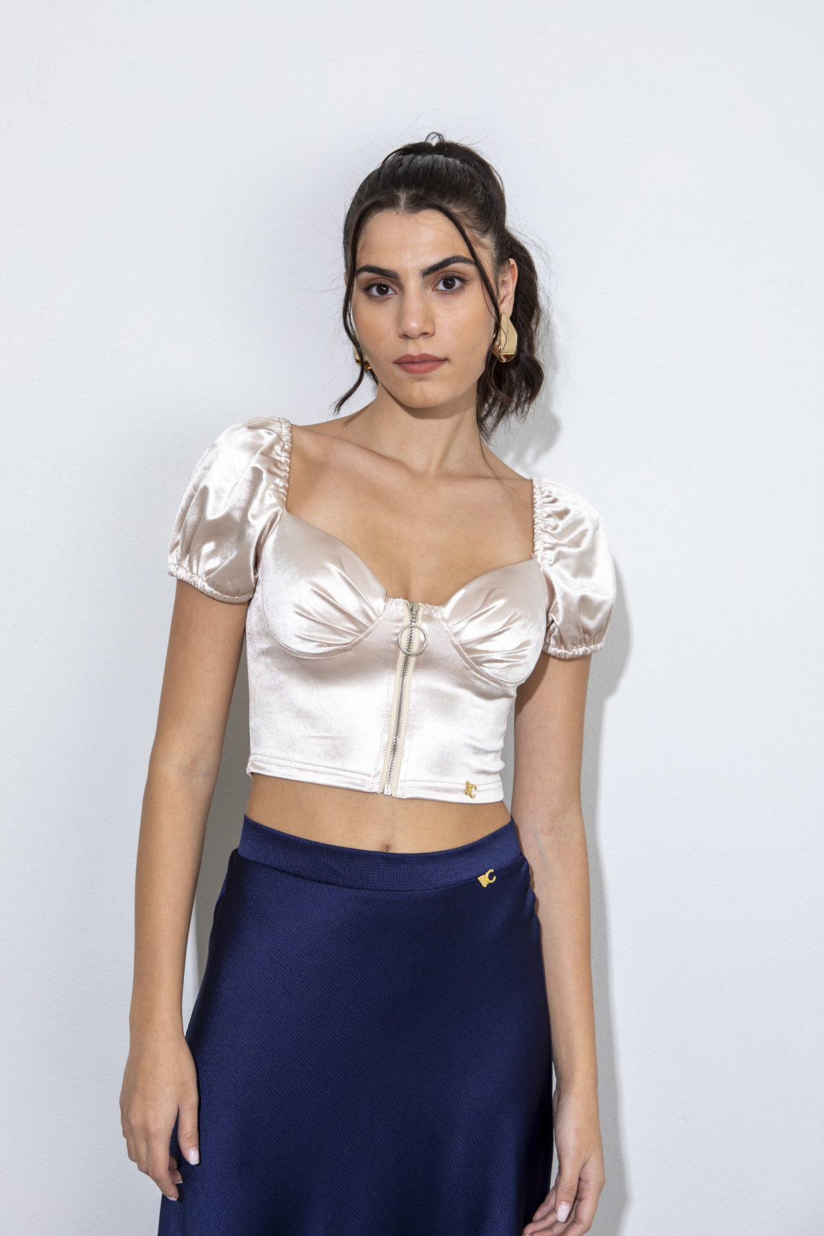 Picture of Satin crop top with zipper