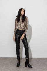 Picture of Faux leather pants with zipper