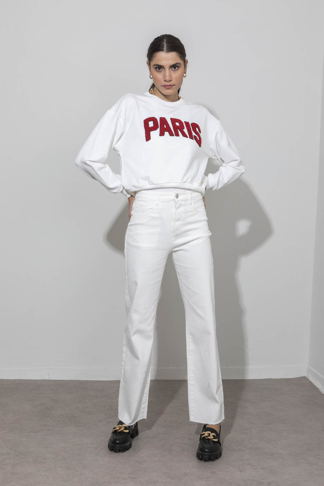 Picture of Denim pants with cut end