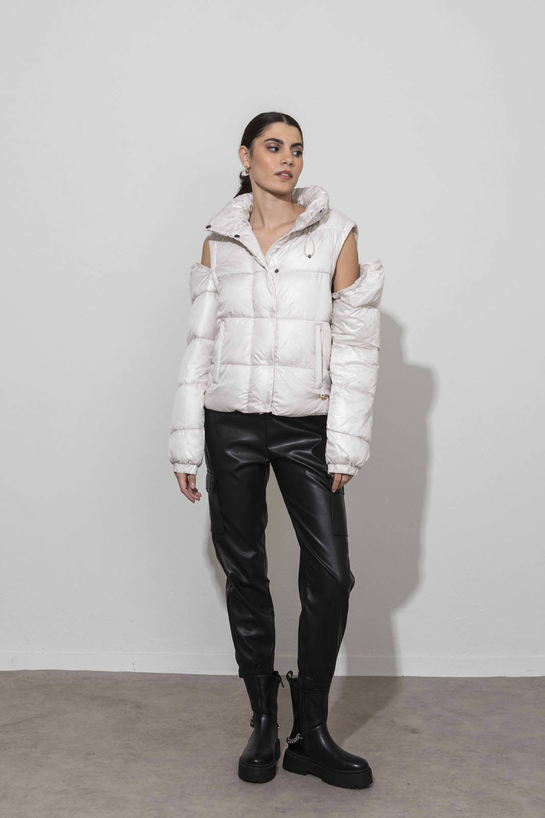 Picture of Puffer jacket with removable sleeves