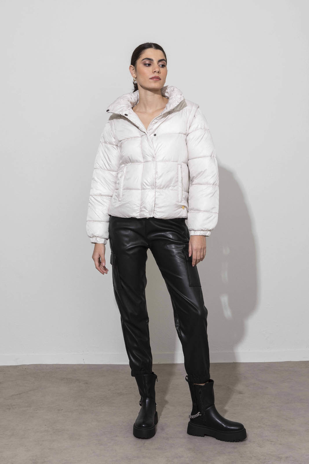 Picture of Puffer jacket with removable sleeves