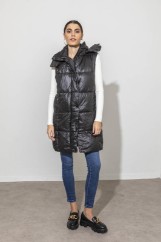 Picture of Sleeveless jacket with removable hood