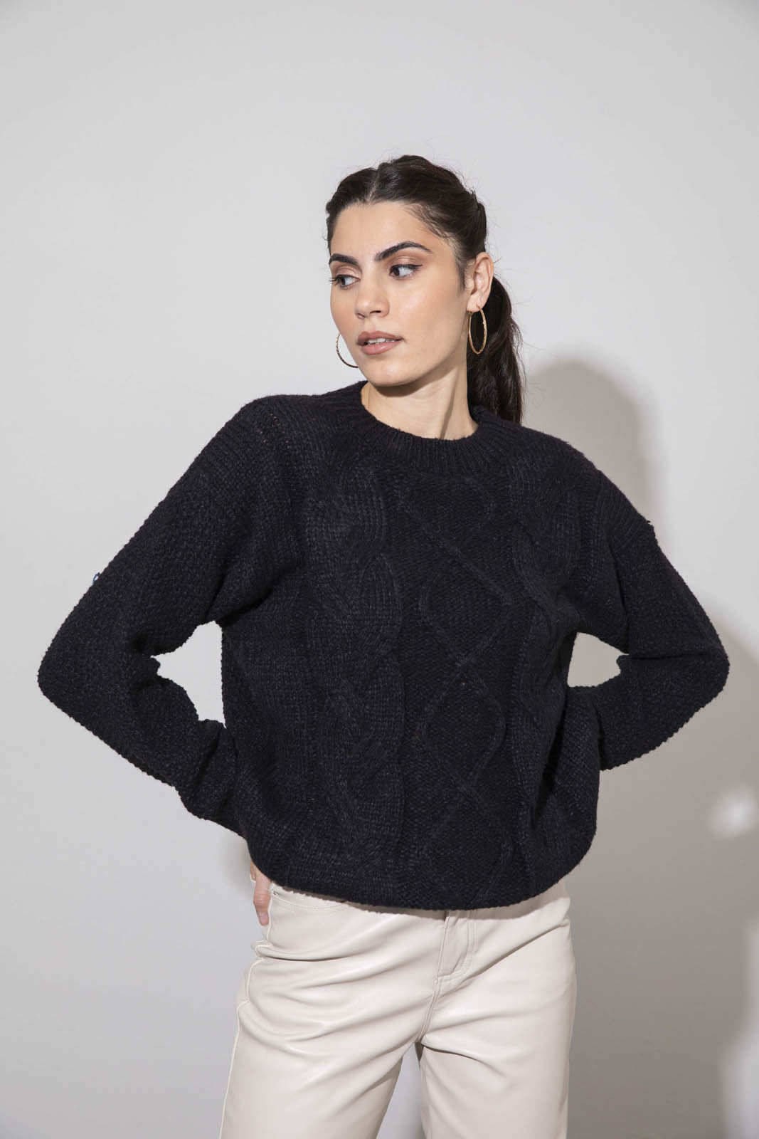 Picture of Sweater with knit pattern