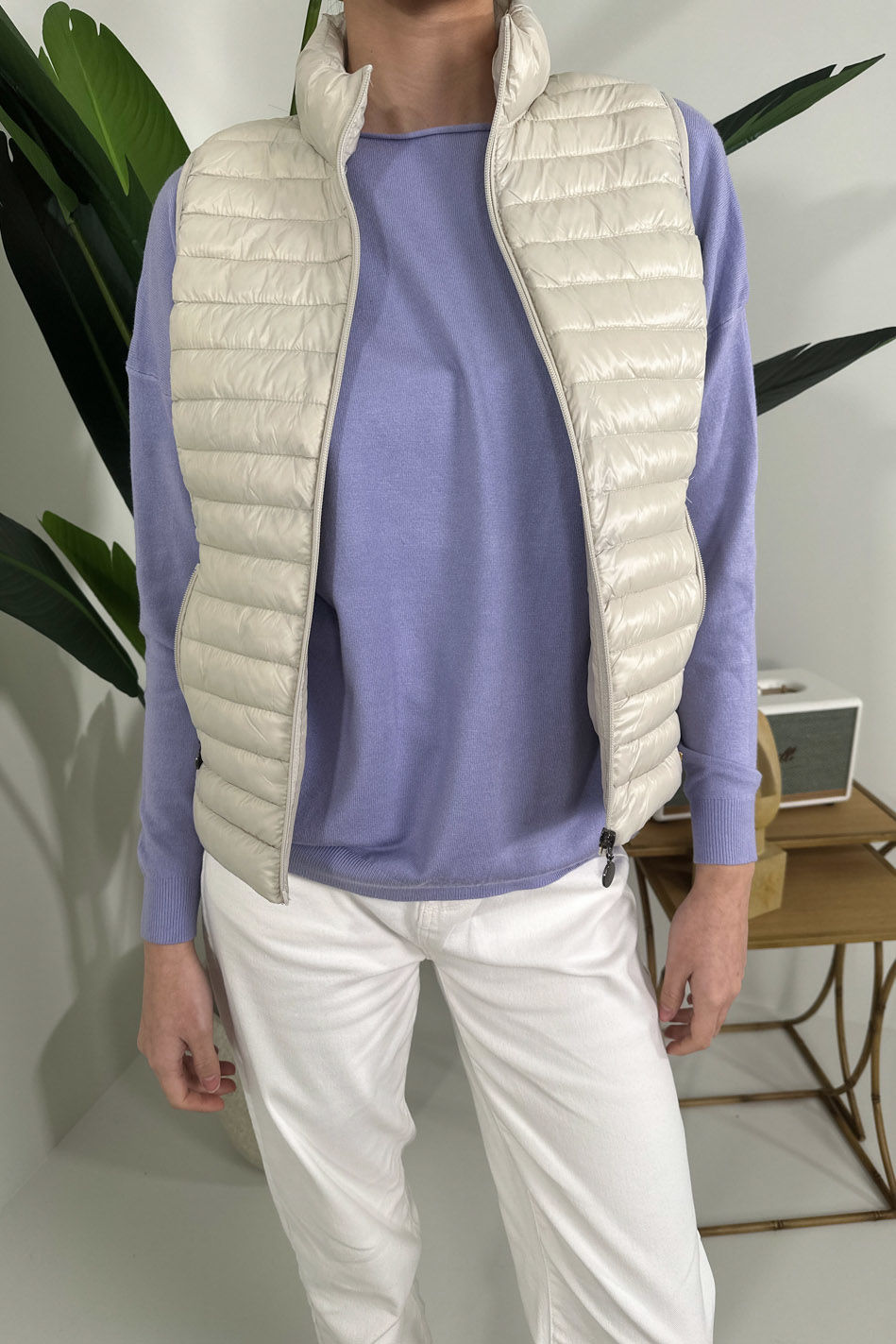 Picture of Sleeveless puffer jacket