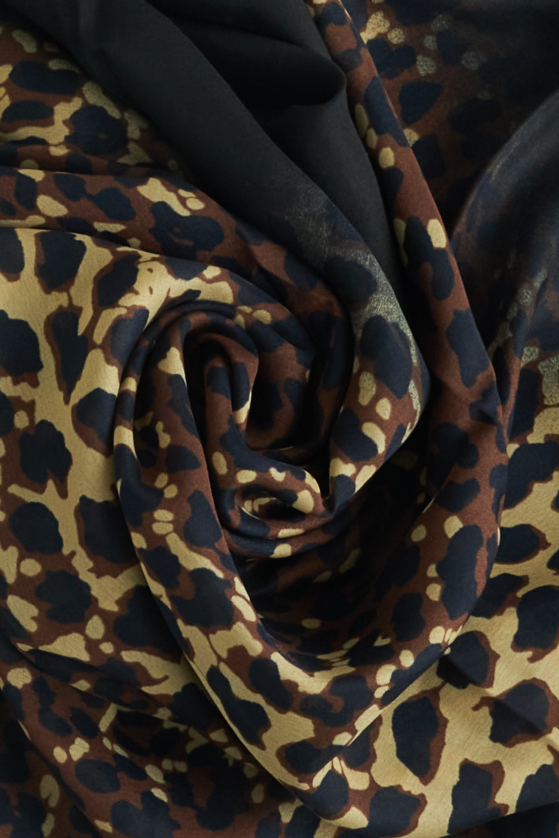 Picture of Silk pashmina animal print