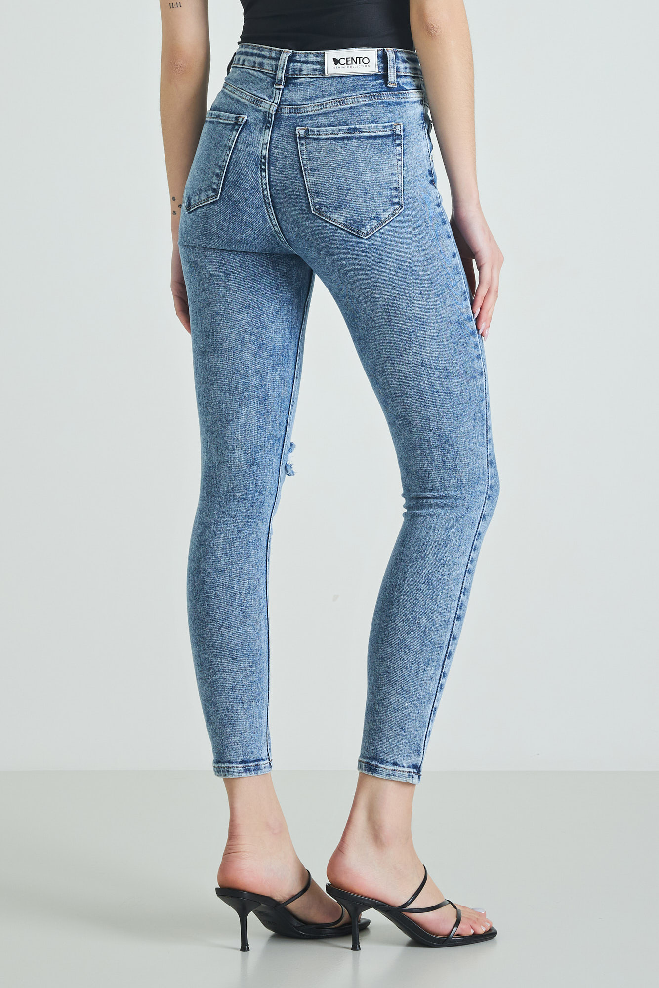 Picture of Highwaisted jeans with double button