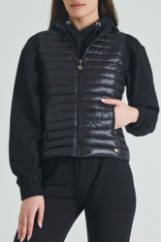 Picture of Sleeveless puffer jacket