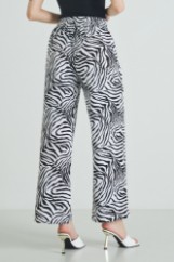 Picture of Animal print pants with pockets