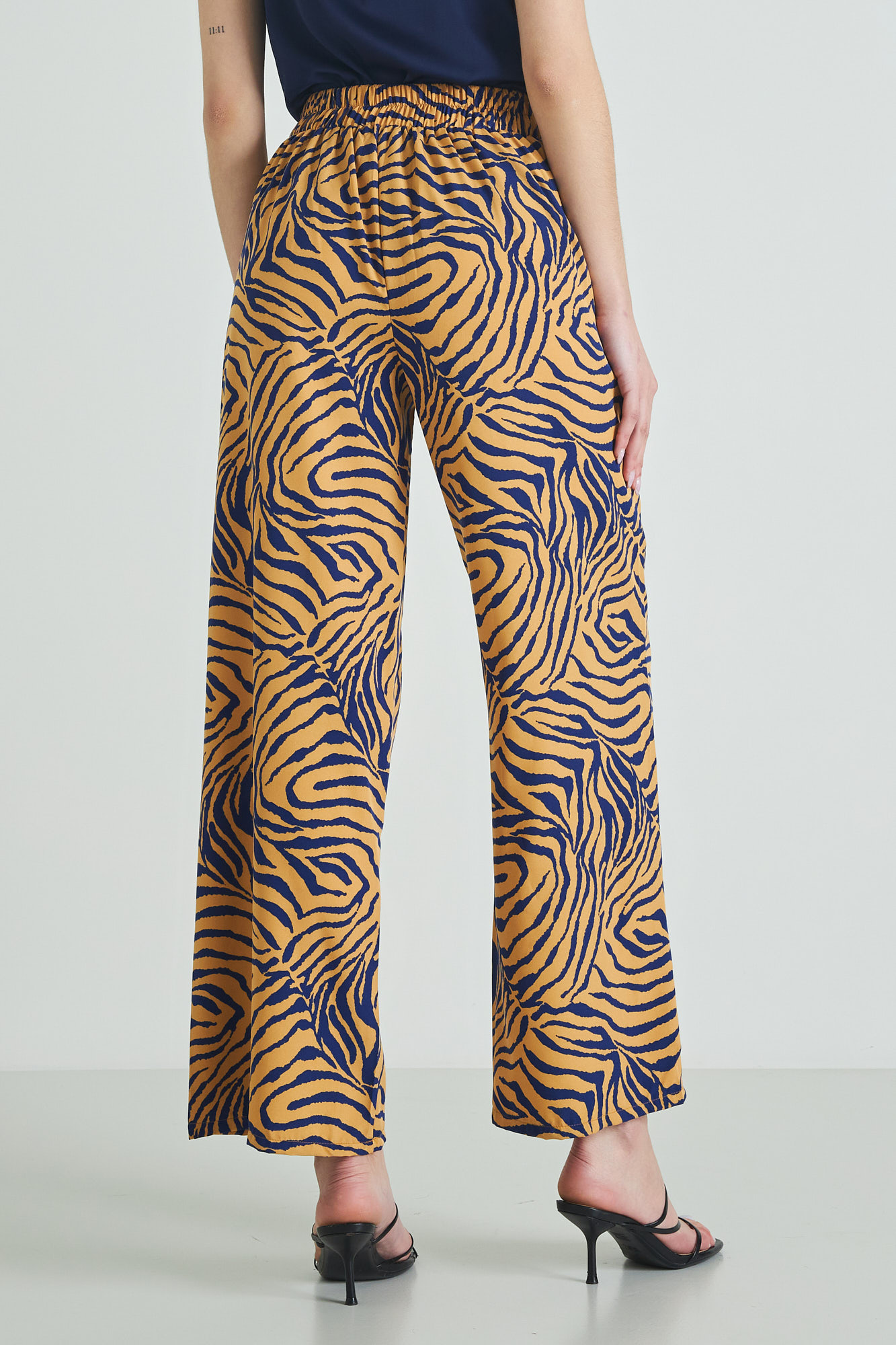 Picture of Animal print pants with pockets