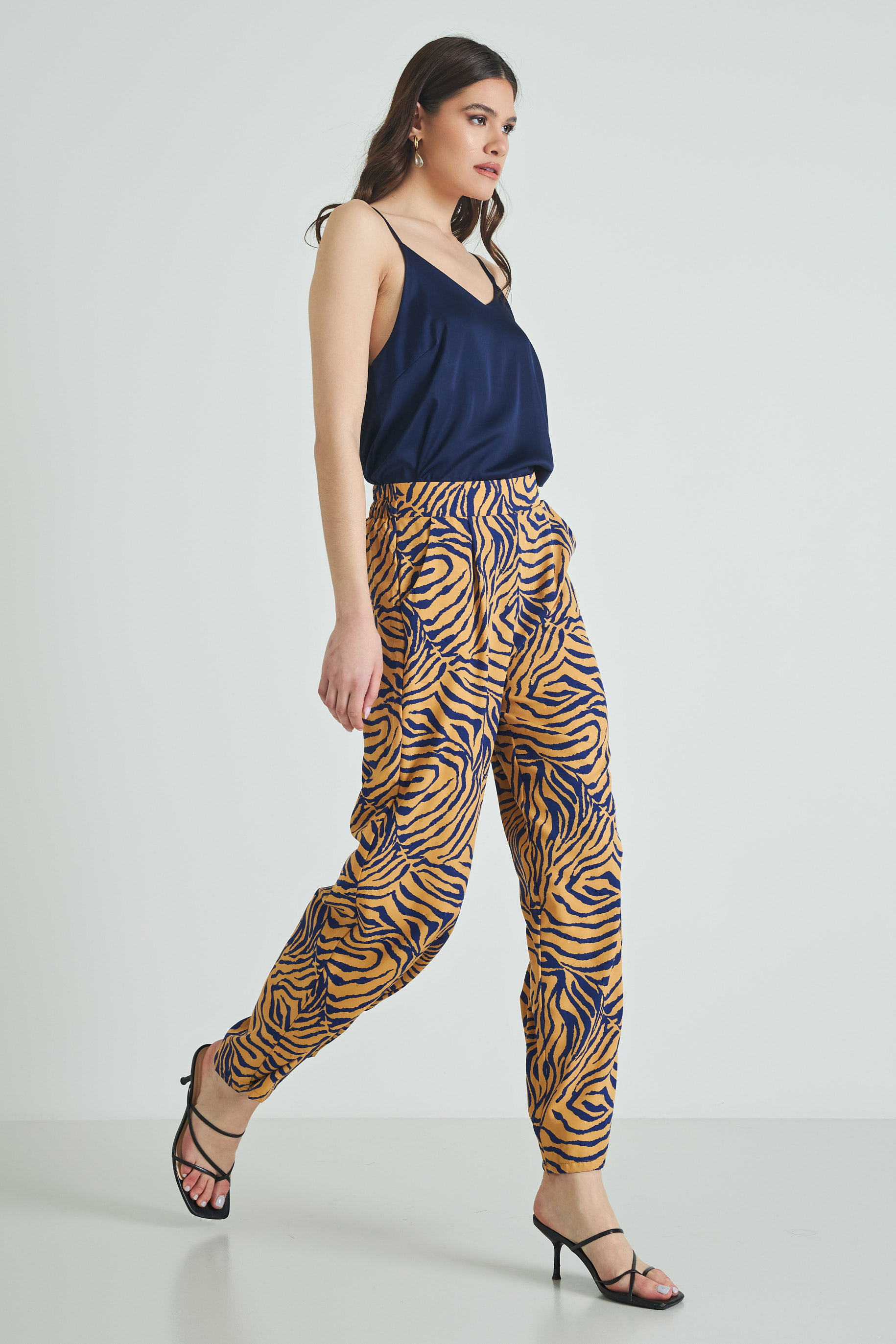 Picture of Animal print pants with pockets